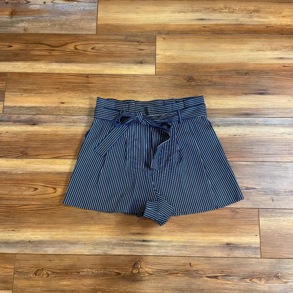 Alice & Olivia navy pinstripe, pleated, paper bag waist shorts